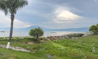 Departamento con vistas al Lago de Chapala y a pie de malecón de Jocotepec, 2 habitaciones, con amenidades y elevador