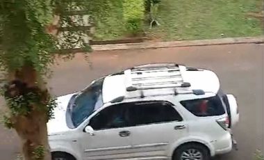 DISEWAKAN RUMAH CLUSTER PELANGI DI ALAM SUTERA TANGERANG