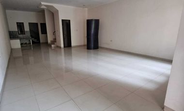 Di Sewakan Rumah Baru 3Lantai Untuk Usaha Di Kelapa Gading Summarecon