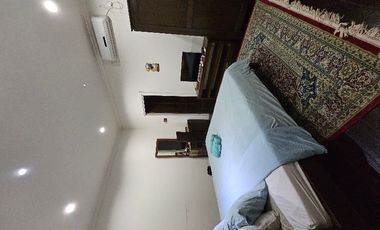 rumah besar dengan tanah luas di tengah kota markoni