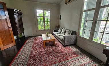 rumah besar dengan tanah luas di tengah kota markoni