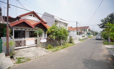 Rumah di Jalan Pandega Raya Dekat Metropolitan Mall Siap KPR J-11149