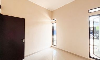 Rumah Siap Huni Akses Dekat ke RS Hermina Serpong Baru Renov J-27386