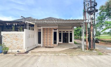Rumah Siap Huni Akses Dekat ke RS Hermina Serpong Baru Renov J-27386
