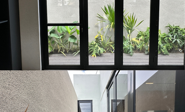 RUMAH 2 LANTAI DAN 3 KAMAR TIDUR TERMEWAH DI MADIUN