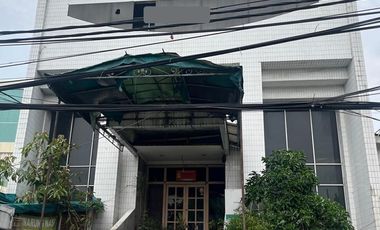 Gedung kantor 3 lantai 541 m2 SHM di Kampung Melayu, Jakarta Timur