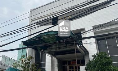 Gedung kantor 3 lantai 541 m2 SHM di Kampung Melayu, Jakarta Timur
