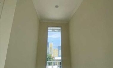 DISEWAKAN RUMAH DUA LANTAI SIAP PAKAI BEST VIEW DI TEMBALANG SEMARANG