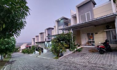 DISEWAKAN RUMAH DUA LANTAI SIAP PAKAI BEST VIEW DI TEMBALANG SEMARANG