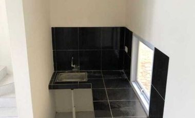 DISEWAKAN RUMAH DUA LANTAI SIAP PAKAI BEST VIEW DI TEMBALANG SEMARANG