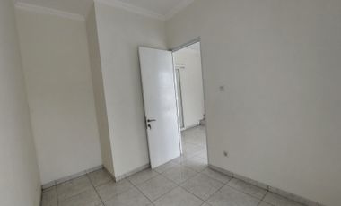 DISEWAKAN RUMAH DUA LANTAI SIAP PAKAI BEST VIEW DI TEMBALANG SEMARANG