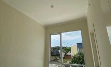 DISEWAKAN RUMAH DUA LANTAI SIAP PAKAI BEST VIEW DI TEMBALANG SEMARANG