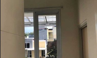 DISEWAKAN RUMAH DUA LANTAI SIAP PAKAI BEST VIEW DI TEMBALANG SEMARANG