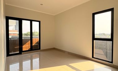 Rumah 2 Lantai Regia Premium Hook Summarecon Crown Gading