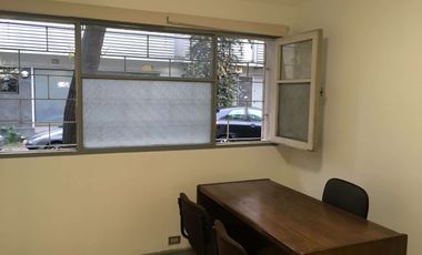 Oficina de 16 m2, 1 privado 1 baño, excelente ubicación