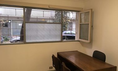 Oficina de 16 m2, 1 privado 1 baño, excelente ubicación