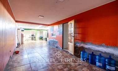 Casa remodelada en sector La Pampa