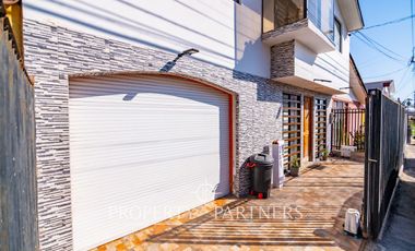 Casa remodelada en sector La Pampa