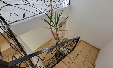 Casa en Calle Monte Olimpo, cerca del Estadio Jalisco