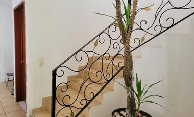 Casa en Calle Monte Olimpo, cerca del Estadio Jalisco