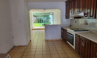 Casa en Calle Monte Olimpo, cerca del Estadio Jalisco