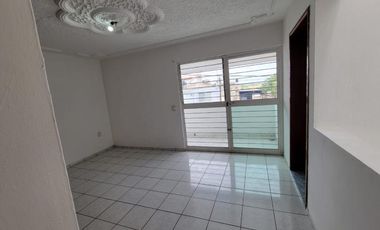 Casa en Calle Monte Olimpo, cerca del Estadio Jalisco