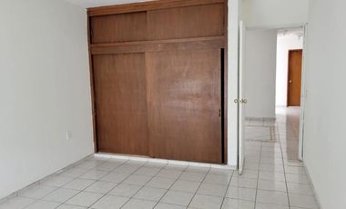 Casa en Calle Monte Olimpo, cerca del Estadio Jalisco