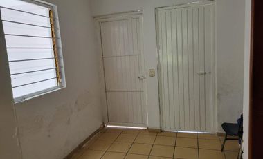 Casa en Calle Monte Olimpo, cerca del Estadio Jalisco