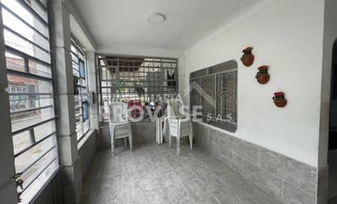 VENTA de CASAS en LOS PATIOS