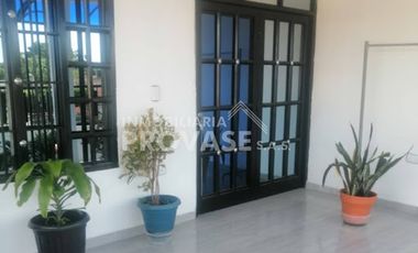 VENTA de CASAS en LOS PATIOS