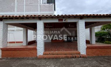 VENTA de CASAS en LOS PATIOS