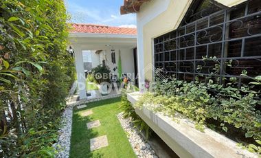 VENTA de CASAS en LOS PATIOS