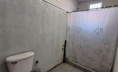 Casa en Venta en Calle Los Cardos, Sector Poniente Los Angeles