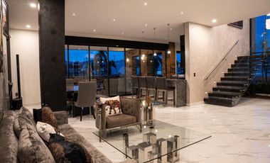 Residencia en venta fraccionamiento Reyes 3ro- Tlajomulco de Zúñiga Jalisco