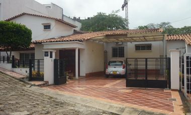 VENTA de CASAS en LOS PATIOS