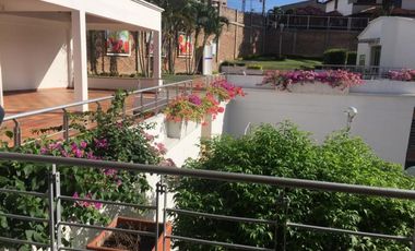 VENTA de CASAS en LOS PATIOS