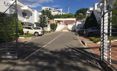 VENTA de CASAS en LOS PATIOS