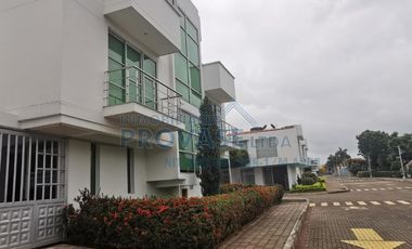 VENTA de CASAS en LOS PATIOS