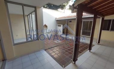 VENTA de CASAS en LOS PATIOS