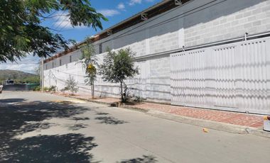 VENTA de LOCALES en LOS PATIOS