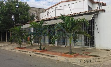 VENTA de LOCALES en LOS PATIOS