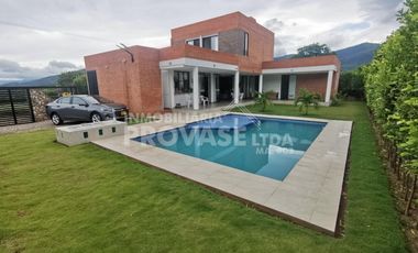 VENTA de CASAS en LOS PATIOS