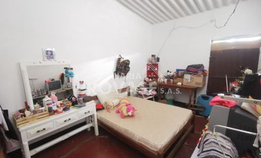 VENTA de CASAS en LOS PATIOS