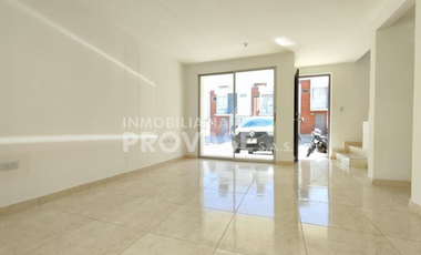 VENTA de CASAS en LOS PATIOS