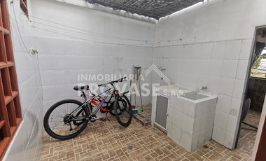 VENTA de CASAS en LOS PATIOS