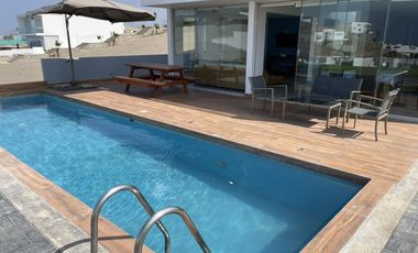 SE VENDE LINDA CASA EN LA PLAYA HONDA, CERRO AZUL