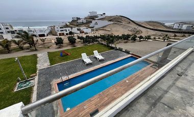 SE VENDE LINDA CASA EN LA PLAYA HONDA, CERRO AZUL