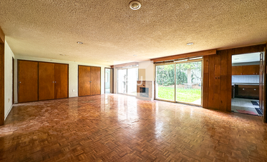 Casa en RENTA en las Águilas con gran jardín y espacios amplios