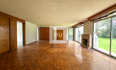 Casa en RENTA en las Águilas con gran jardín y espacios amplios