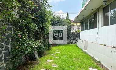 Casa en RENTA en las Águilas con gran jardín y espacios amplios